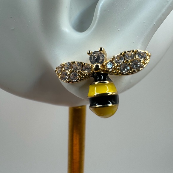 3/$15 Cute Little Bee Sparkly Earrings - Picture 3 of 7